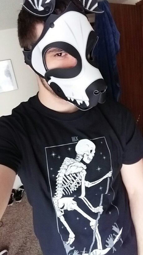 Foto desnuda filtrada de OnlyFans de Scrapsdeadpup