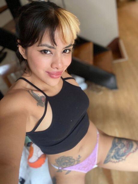 Foto desnuda filtrada de OnlyFans de Mora 
