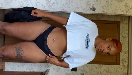 Foto desnuda filtrada de OnlyFans de Violet Black