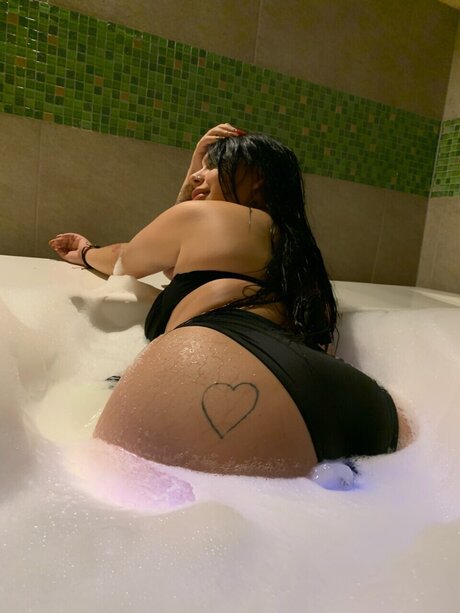 Monse Vega