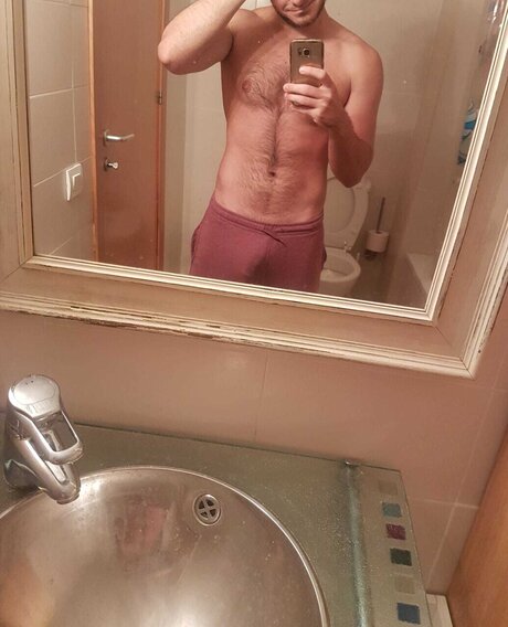 Foto desnuda filtrada de OnlyFans de Young16