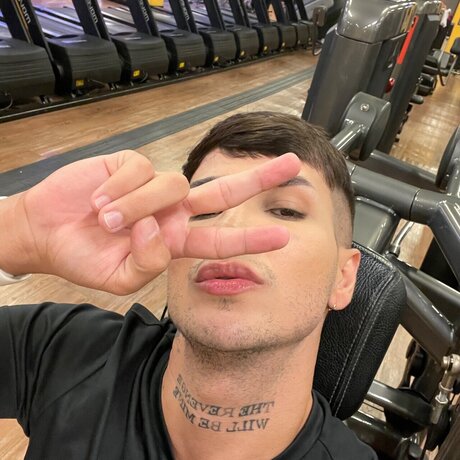 Foto desnuda filtrada de OnlyFans de Henry
