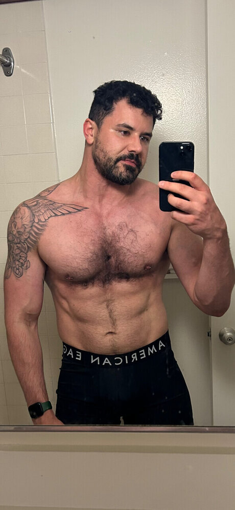 Foto desnuda filtrada de OnlyFans de Aaron Bearon