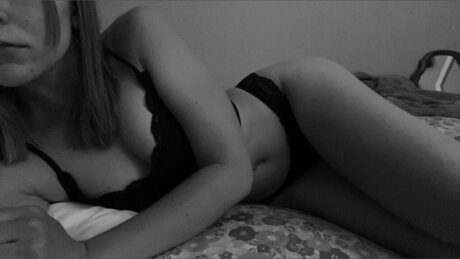Foto desnuda filtrada de OnlyFans de Emi 