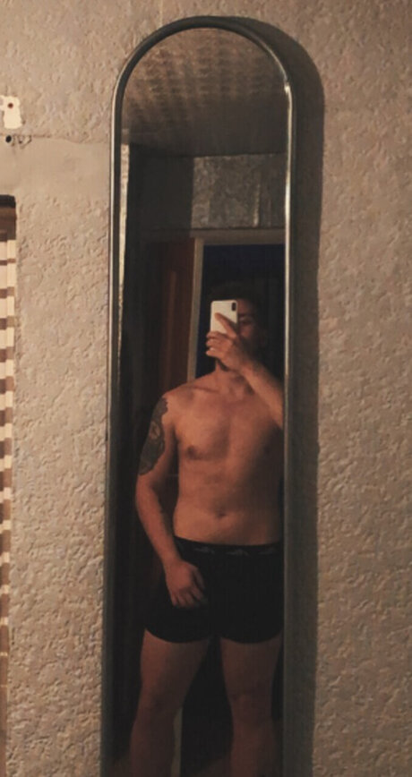 Foto desnuda filtrada de OnlyFans de Marcus James