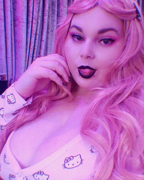 Cuteandcurvy