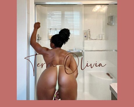 Foto desnuda filtrada de OnlyFans de Terra Olivia