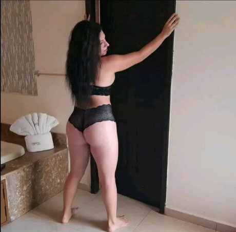 Foto desnuda filtrada de OnlyFans de Thalia Osuna