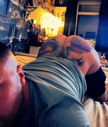 Foto desnuda filtrada de OnlyFans de Mike