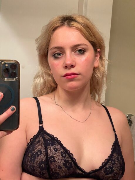 Foto desnuda filtrada de OnlyFans de Juliet