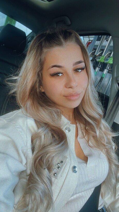 Foto desnuda filtrada de OnlyFans de Sweet Honey
