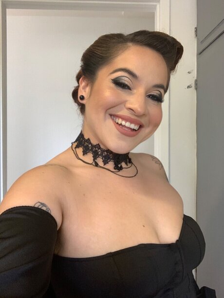 Foto desnuda filtrada de OnlyFans de Hot Donna