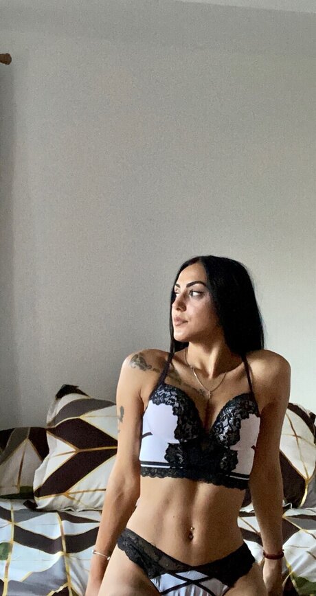 Foto desnuda filtrada de OnlyFans de Ela Giurgiuca