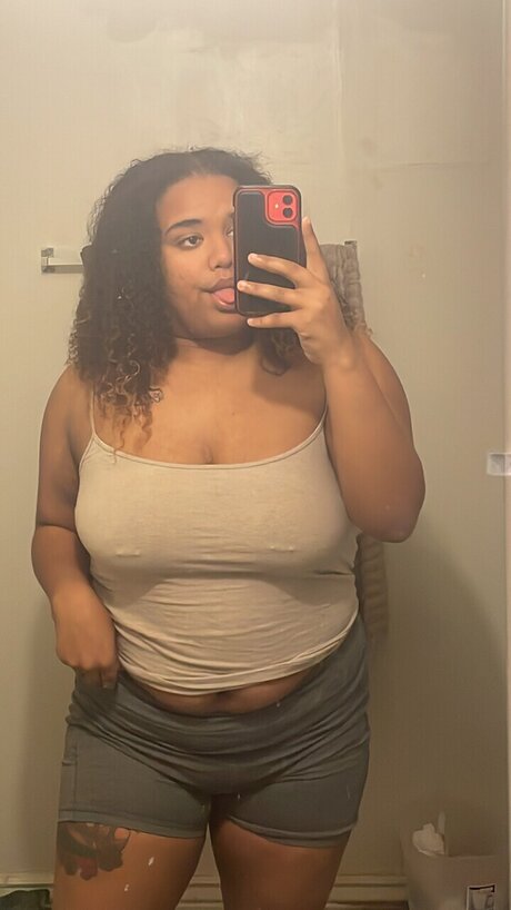 Foto desnuda filtrada de OnlyFans de Uthiccnasty