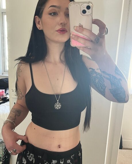 Foto desnuda filtrada de OnlyFans de Poppygoth