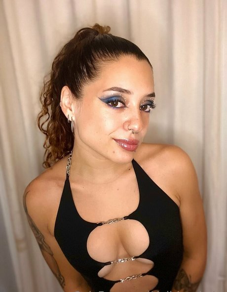 Foto desnuda filtrada de OnlyFans de Deliriousbaby