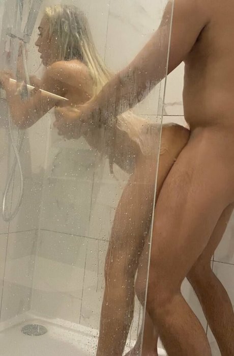 Hollyrobinson19