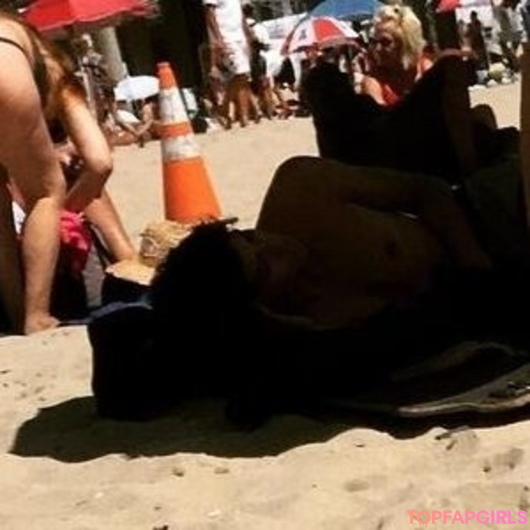 Foto desnuda filtrada de OnlyFans de Elleloren21 #4 Foto desnuda filtrada de OnlyFans de Elleloren21 #4