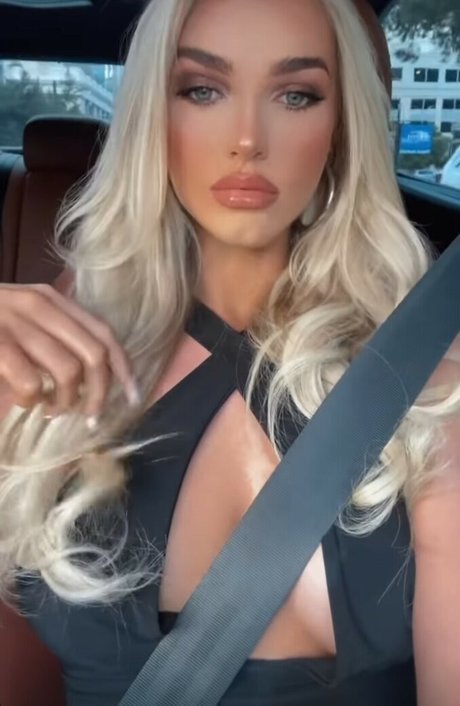 Foto desnuda filtrada de OnlyFans de Rebecca Raines