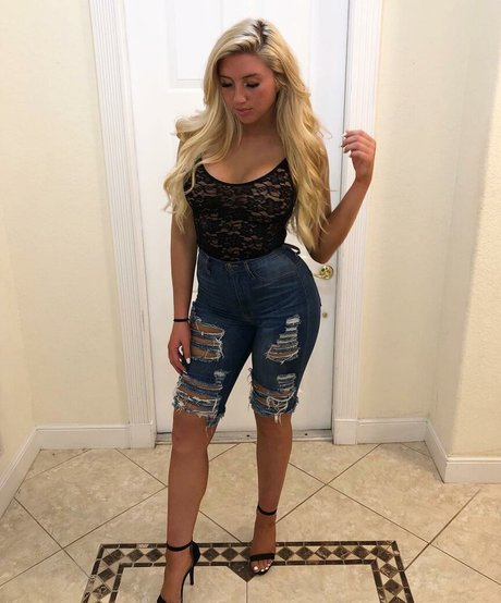 Foto desnuda filtrada de OnlyFans de Sarah Baer