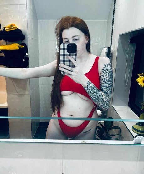 Foto desnuda filtrada de OnlyFans de Molly Capper
