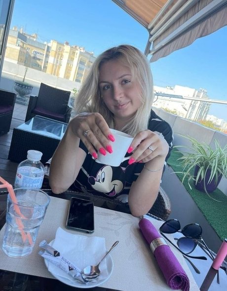 Anna_bellla