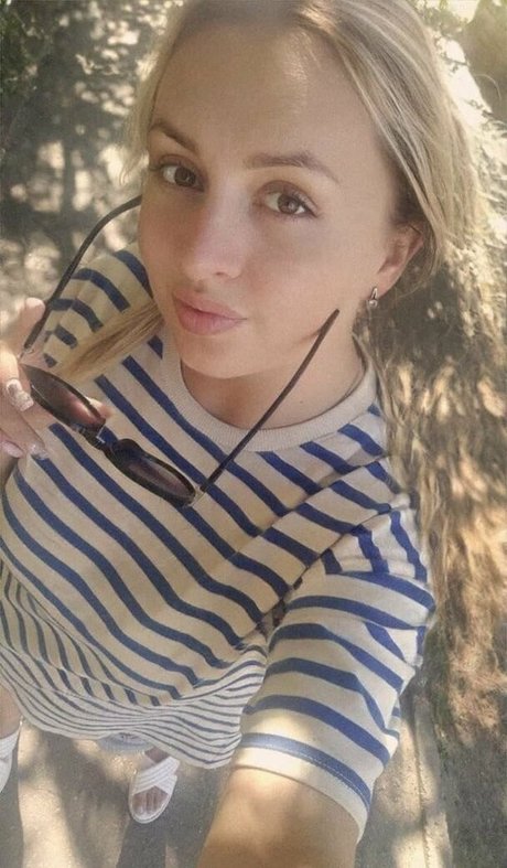 Anna_bellla