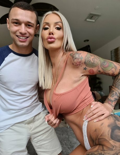 Foto desnuda filtrada de OnlyFans de Blondiebombxxx