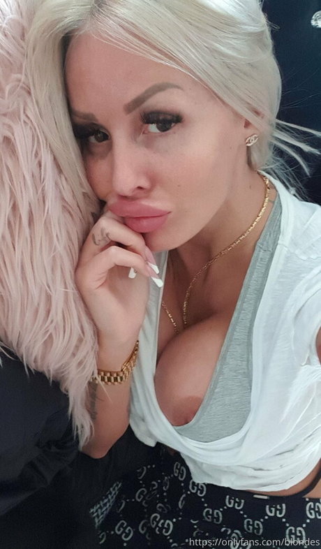 Blondiebombxxx