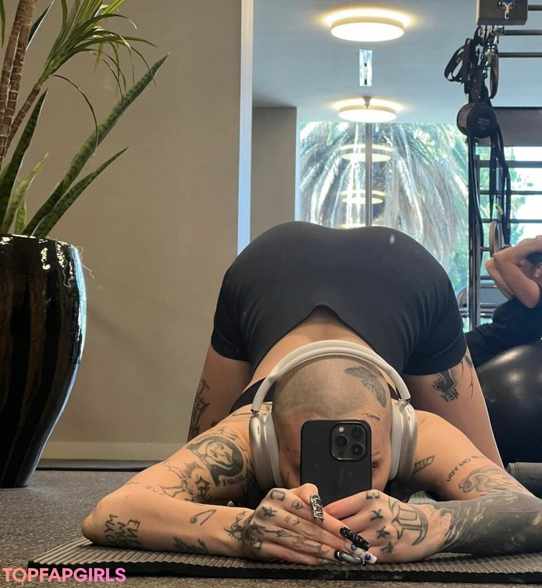 Foto desnuda filtrada de OnlyFans de Siiickbrain #45 Foto desnuda filtrada de OnlyFans de Siiickbrain #45