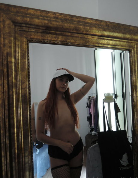 Foto desnuda filtrada de OnlyFans de Miathorneofficial