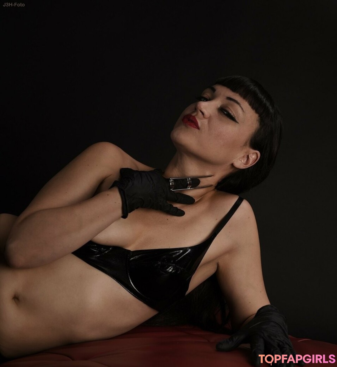 Foto desnuda filtrada de OnlyFans de Kittytenebris #31 Foto desnuda filtrada de OnlyFans de Kittytenebris #31