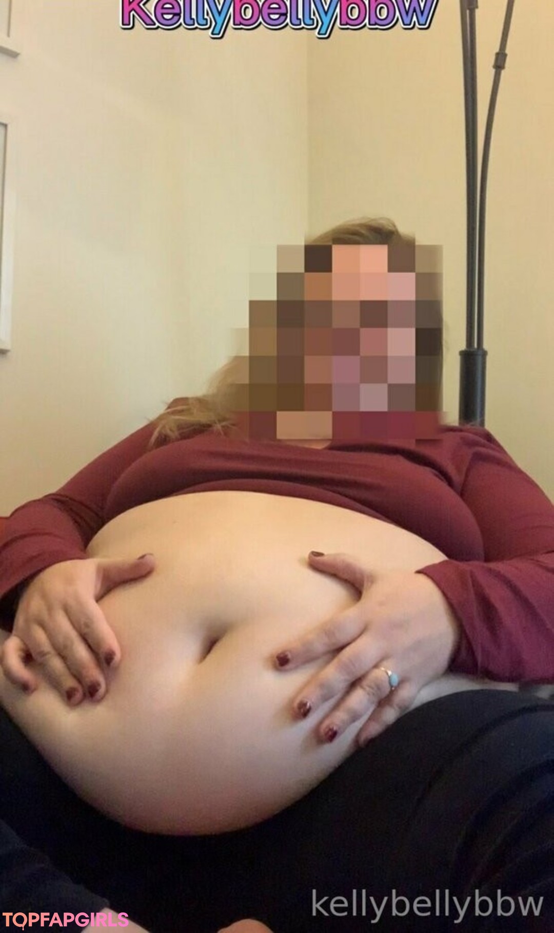 Foto desnuda filtrada de OnlyFans de Kellybellybbw #23 Foto desnuda filtrada de OnlyFans de Kellybellybbw #23