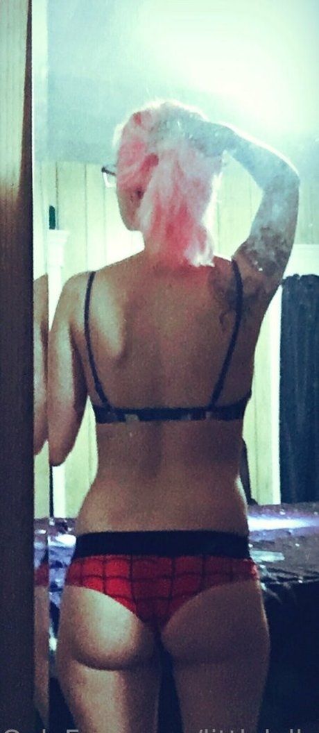 Foto desnuda filtrada de OnlyFans de Littlelolly89