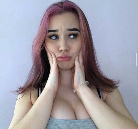Foto desnuda filtrada de OnlyFans de Anna Langley
