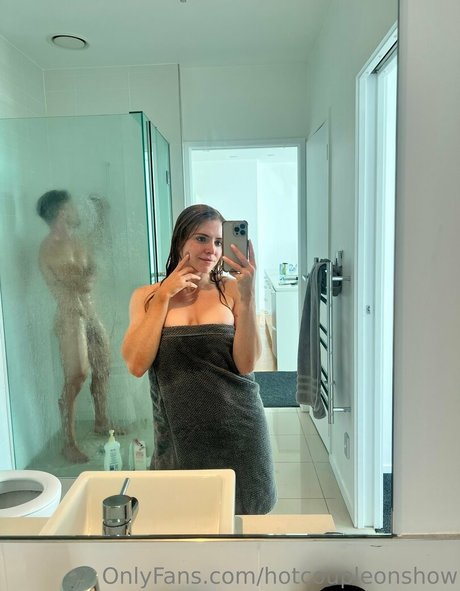 Foto desnuda filtrada de OnlyFans de Hotcoupleonshow