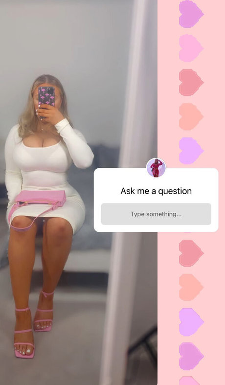 Foto desnuda filtrada de OnlyFans de Aurora