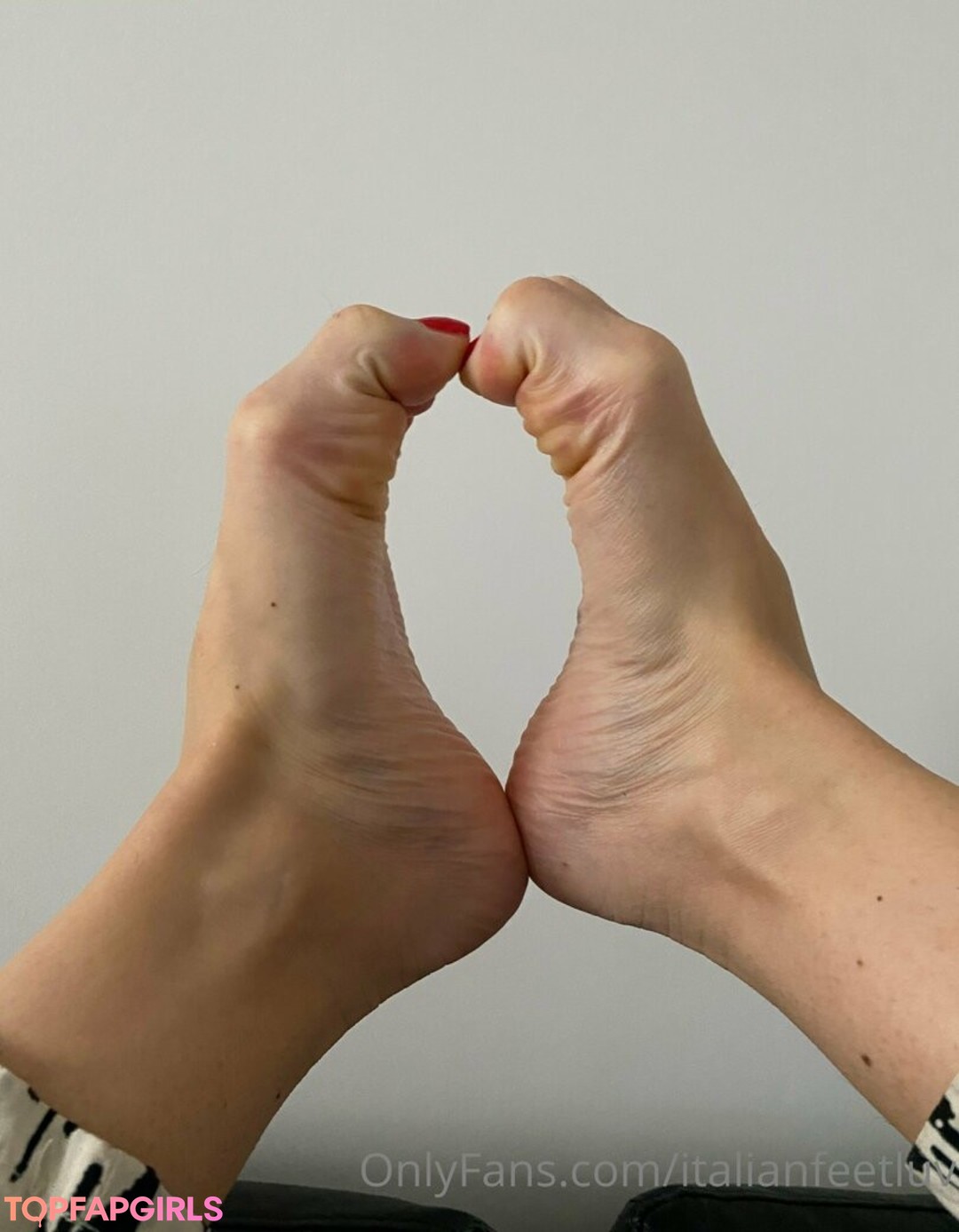 Foto desnuda filtrada de OnlyFans de Italianfeetluv #47 Foto desnuda filtrada de OnlyFans de Italianfeetluv #47