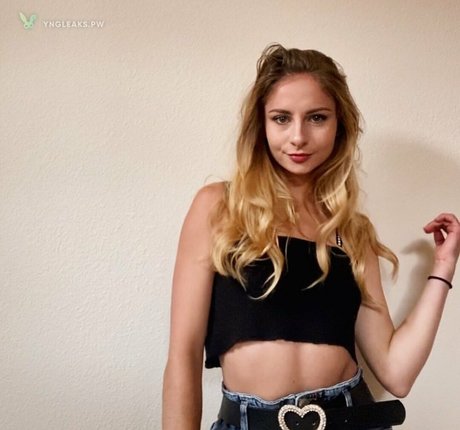Foto desnuda filtrada de OnlyFans de Tarah Kayne