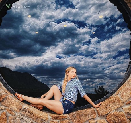 Foto desnuda filtrada de OnlyFans de Tarah Kayne