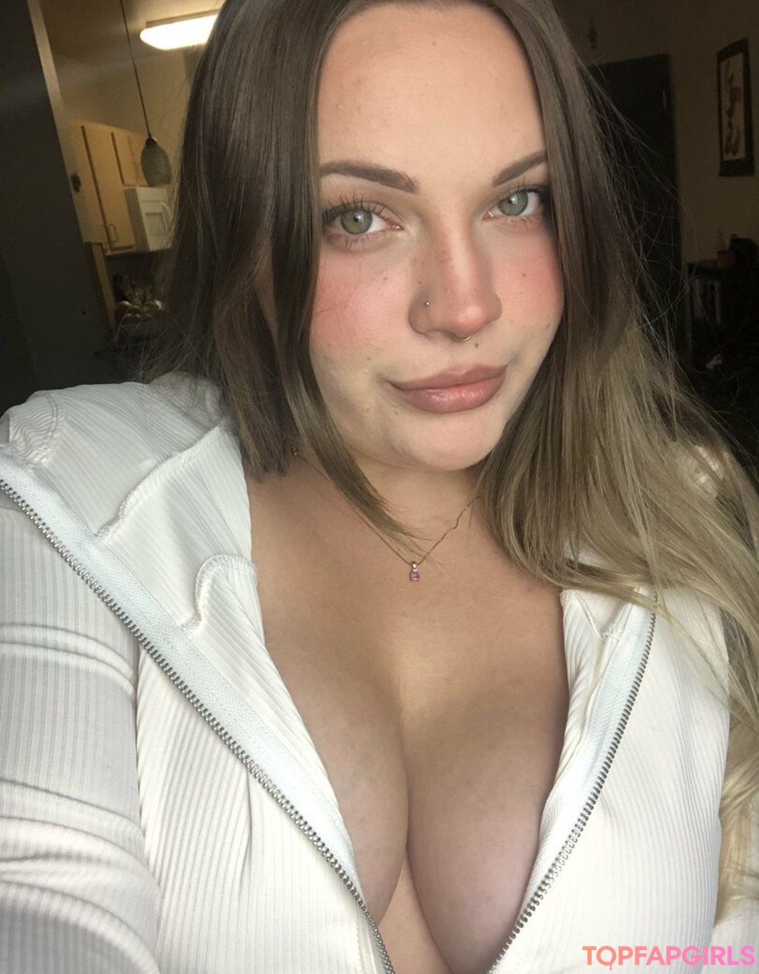 Foto desnuda filtrada de OnlyFans de Krispytofuuu #191 Foto desnuda filtrada de OnlyFans de Krispytofuuu #191