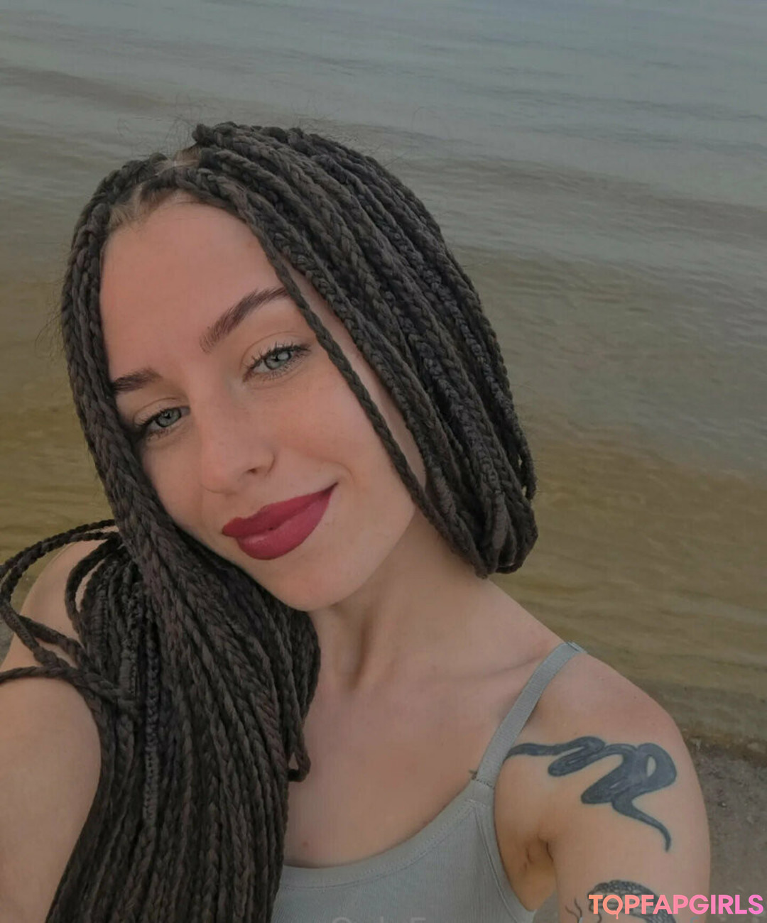 Foto desnuda filtrada de OnlyFans de Yanafoxyfree #21 Foto desnuda filtrada de OnlyFans de Yanafoxyfree #21