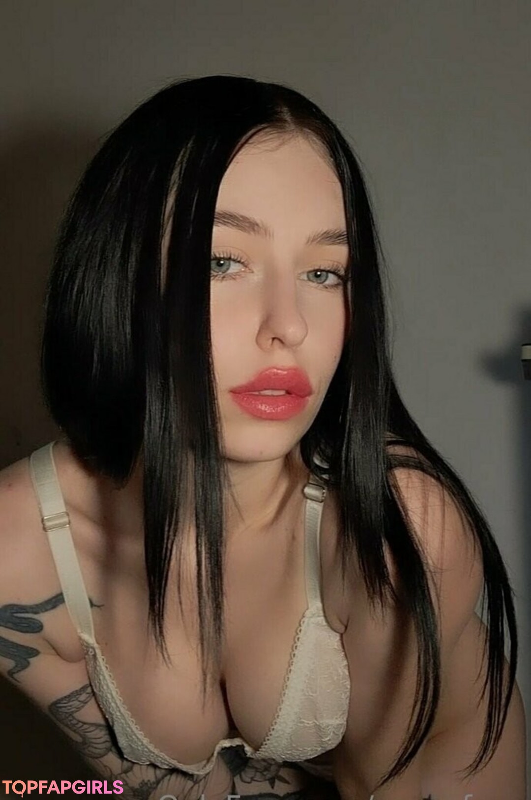 Foto desnuda filtrada de OnlyFans de Yanafoxyfree #59 Foto desnuda filtrada de OnlyFans de Yanafoxyfree #59