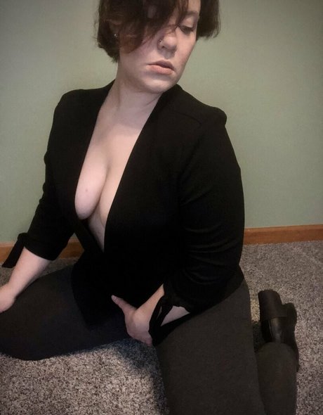 Foto desnuda filtrada de OnlyFans de Jennikatfree