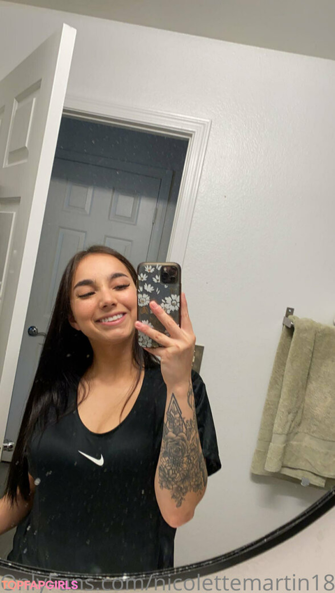 Foto desnuda filtrada de OnlyFans de Lilibaby18 #104 Foto desnuda filtrada de OnlyFans de Lilibaby18 #104