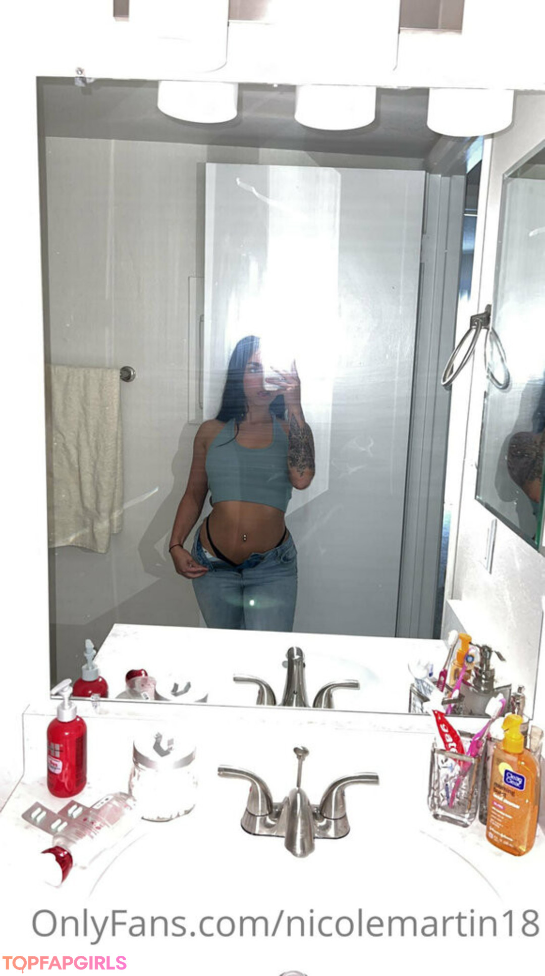 Foto desnuda filtrada de OnlyFans de Lilibaby18 #5 Foto desnuda filtrada de OnlyFans de Lilibaby18 #5