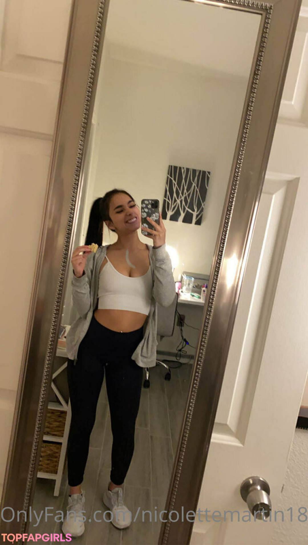 Foto desnuda filtrada de OnlyFans de Lilibaby18 #85 Foto desnuda filtrada de OnlyFans de Lilibaby18 #85