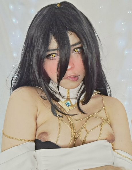 Momoiro Cosplay