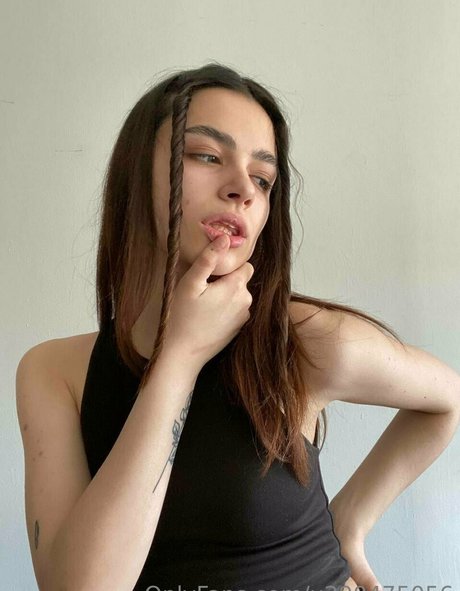 Foto desnuda filtrada de OnlyFans de Wednesdayadd