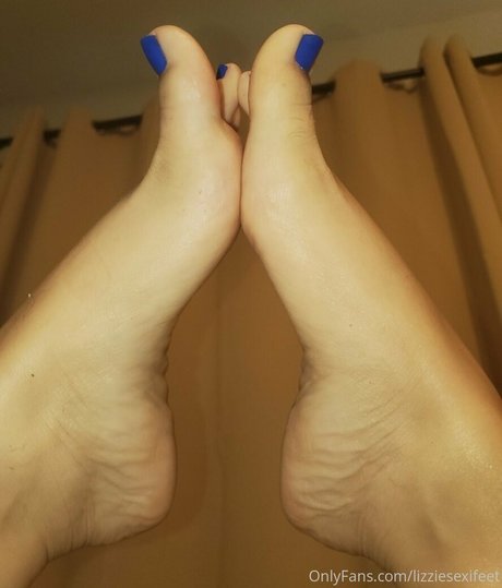 Foto desnuda filtrada de OnlyFans de Lizziesexifeet